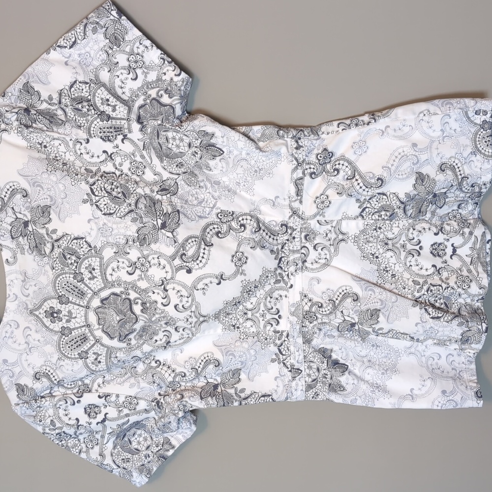 Jaanuu Scrub Top - Picture 5 of 5